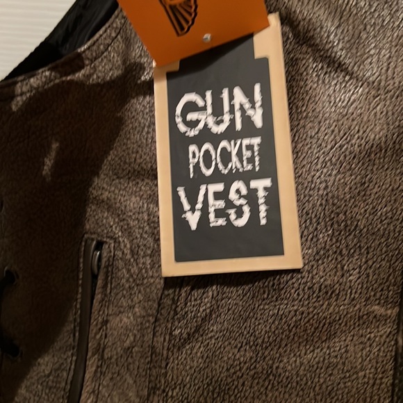 Brown leather biker vest with gun pocket. Size 3XL. Size runs small - Picture 4 of 7